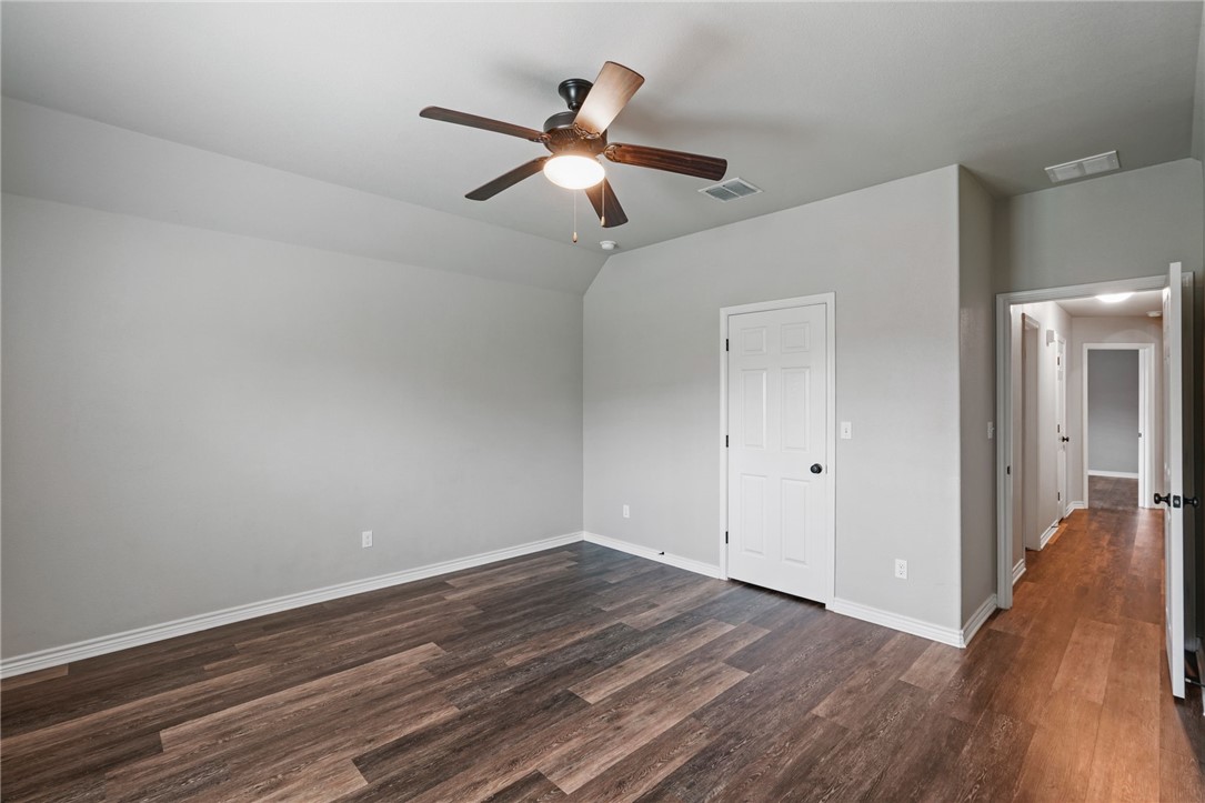 5 Reserve Blvd Property Photo 5