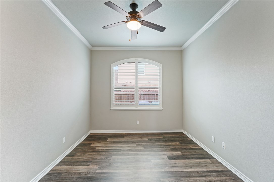 5 Reserve Blvd Property Photo 6