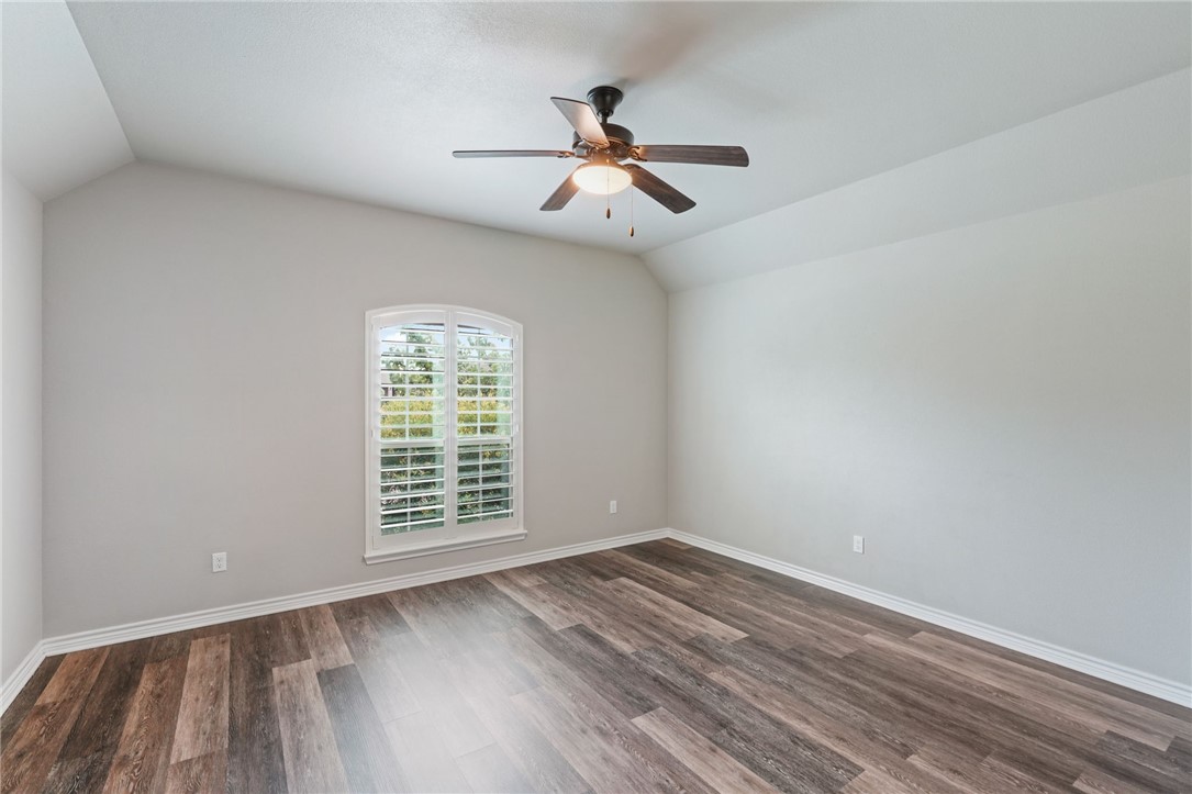 5 Reserve Blvd Property Photo 25