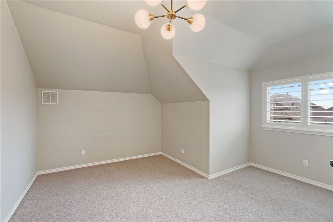 5 Reserve Blvd Property Photo 32