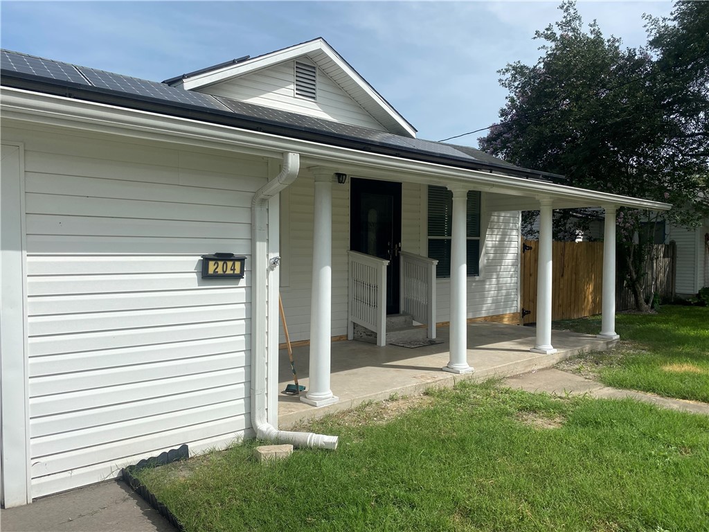 204 N Metz St Property Photo 1