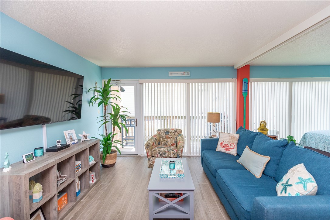 14810 Windward Dr 203 Property Photo 4