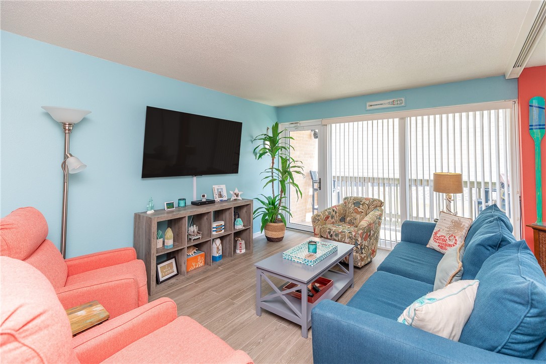 14810 Windward Dr 203 Property Photo 6