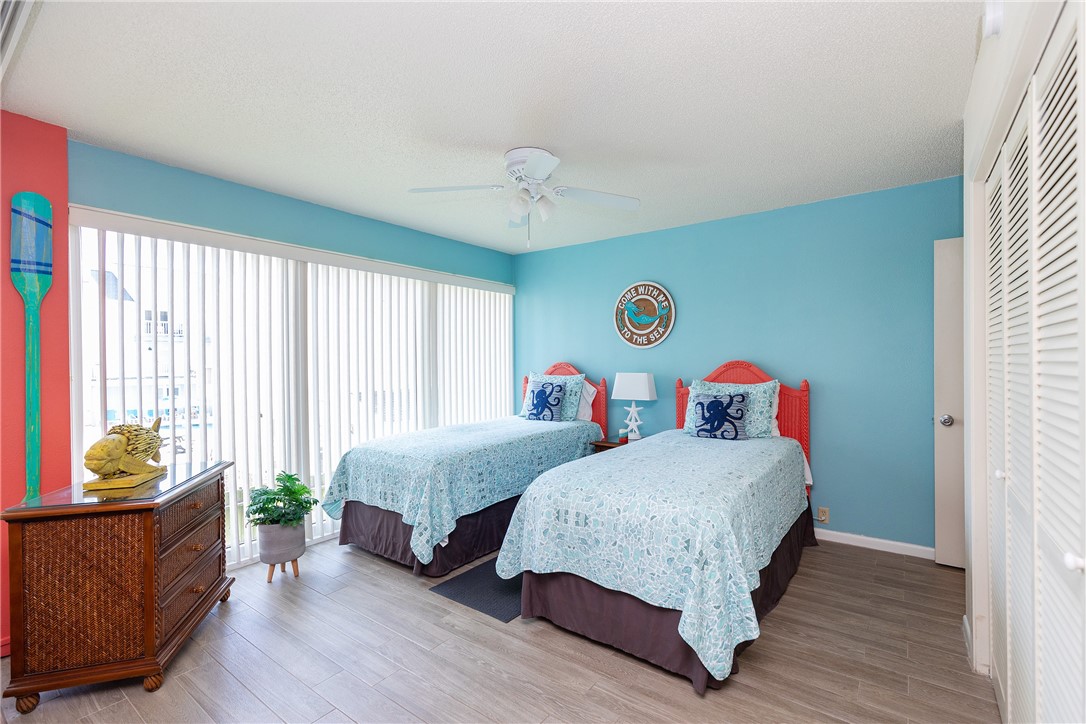 14810 Windward Dr 203 Property Photo 21