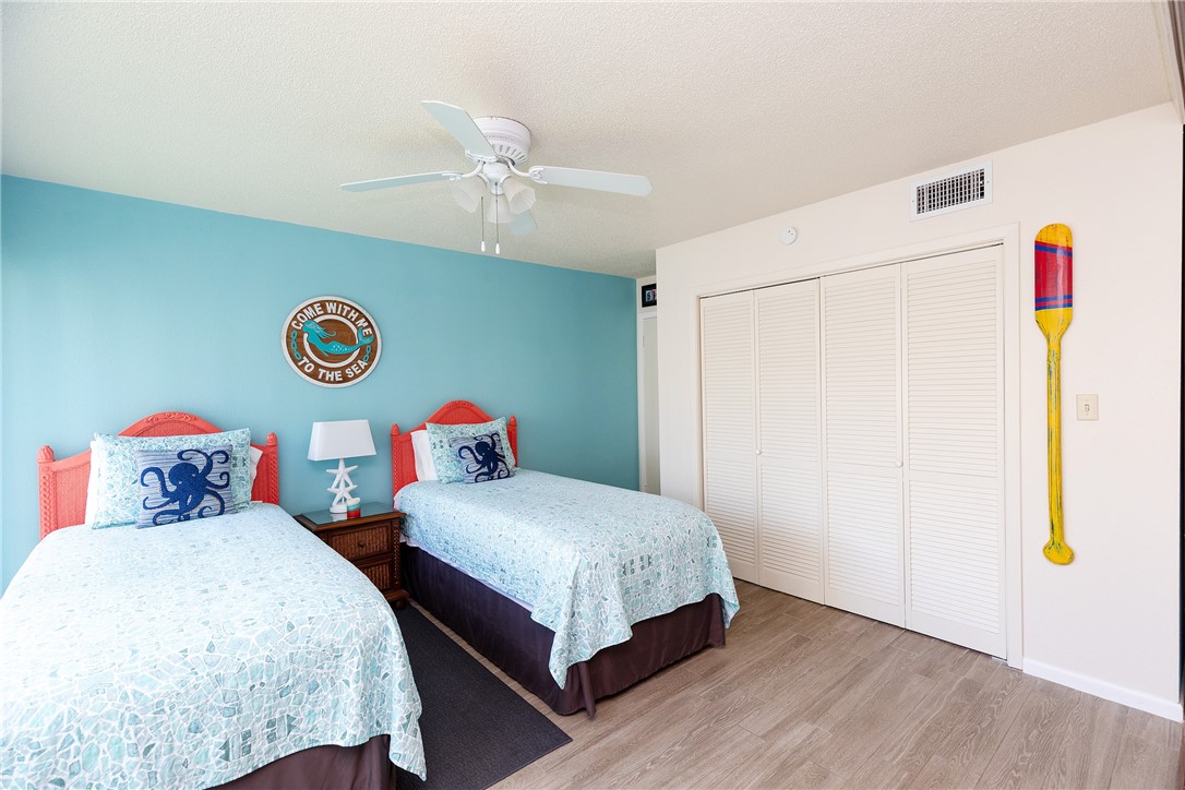 14810 Windward Dr 203 Property Photo 22