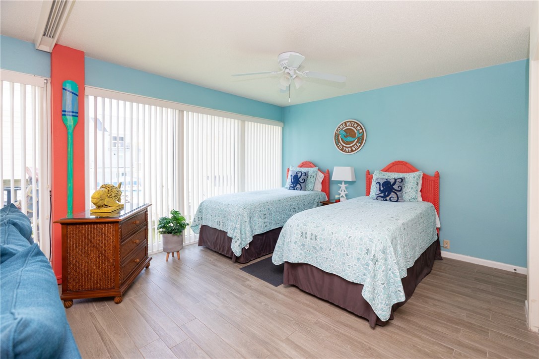 14810 Windward Dr 203 Property Photo 23
