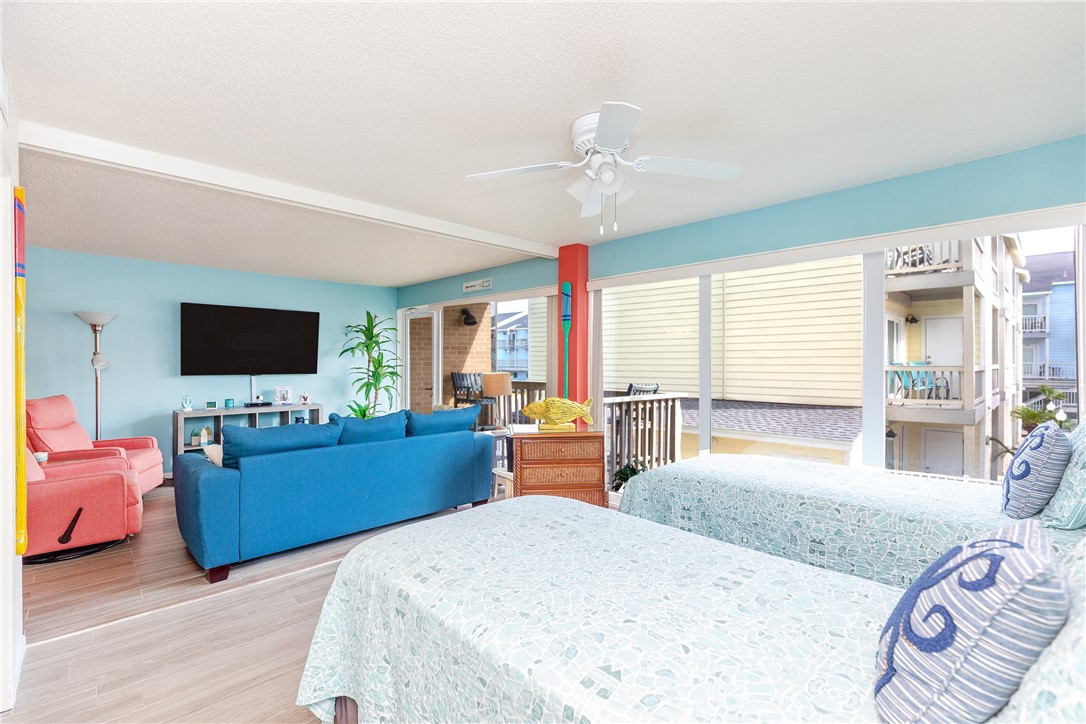 14810 Windward Dr 203 Property Photo 25