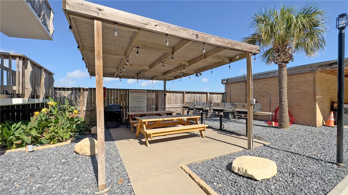 14810 Windward Dr 203 Property Photo 37