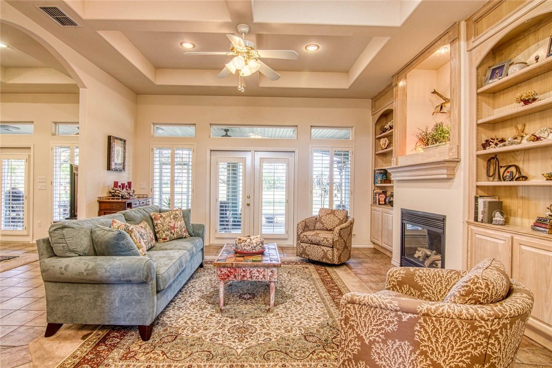 406 Cascades Dr Property Photo 6