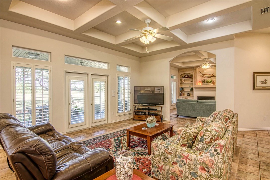 406 Cascades Dr Property Photo 9