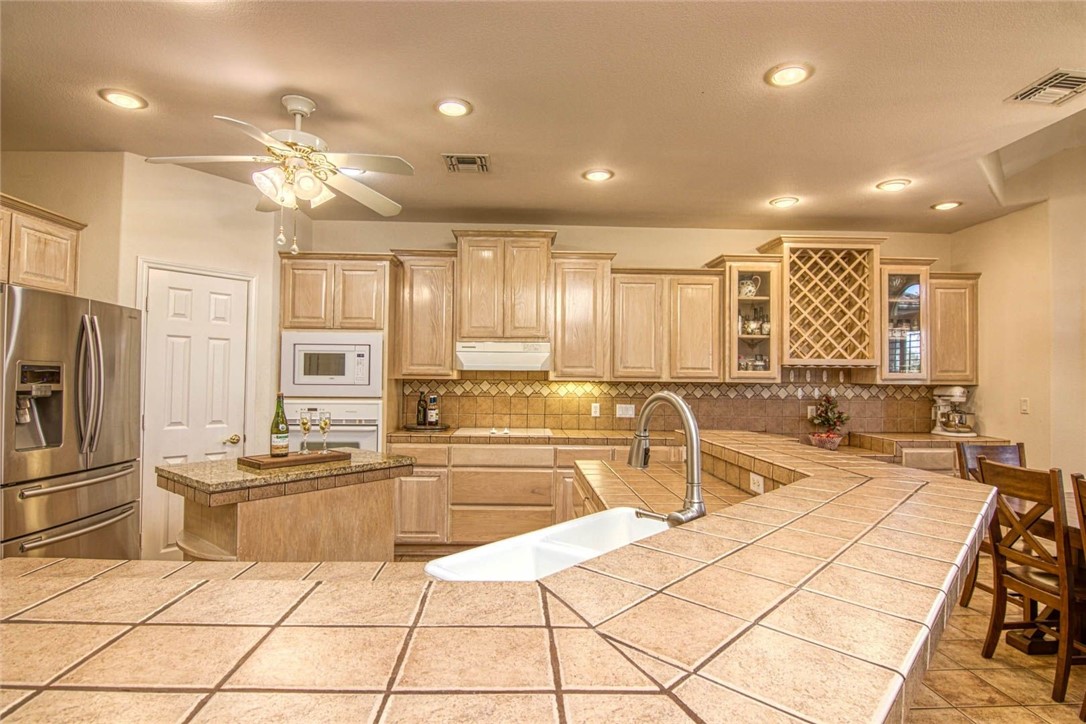 406 Cascades Dr Property Photo 15