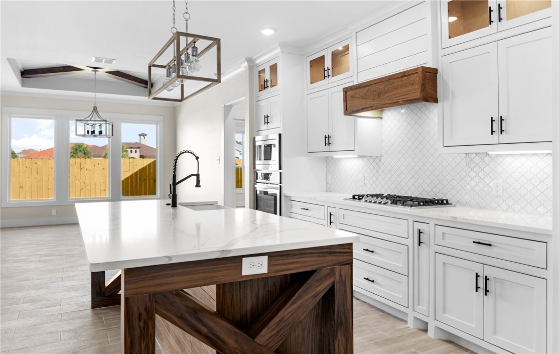 13942 Ketch St Property Photo 6