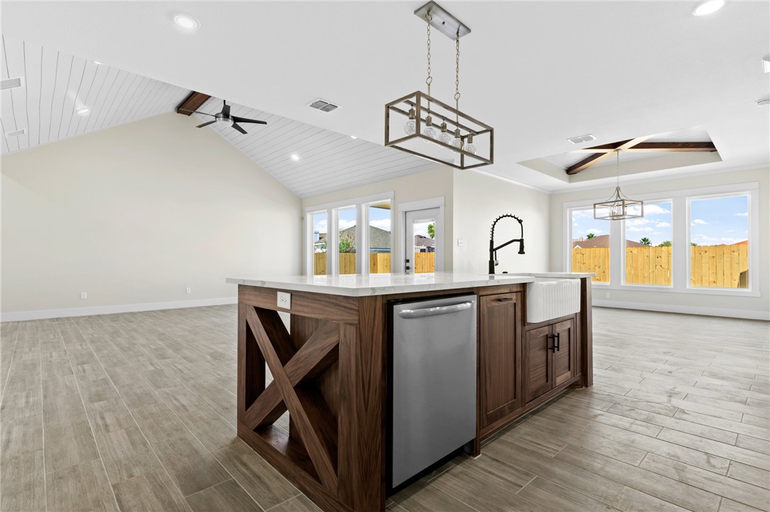 13942 Ketch St Property Photo 8