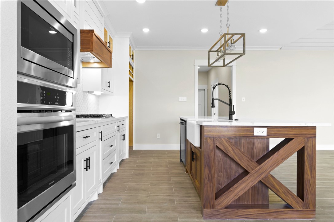 13942 Ketch St Property Photo 9