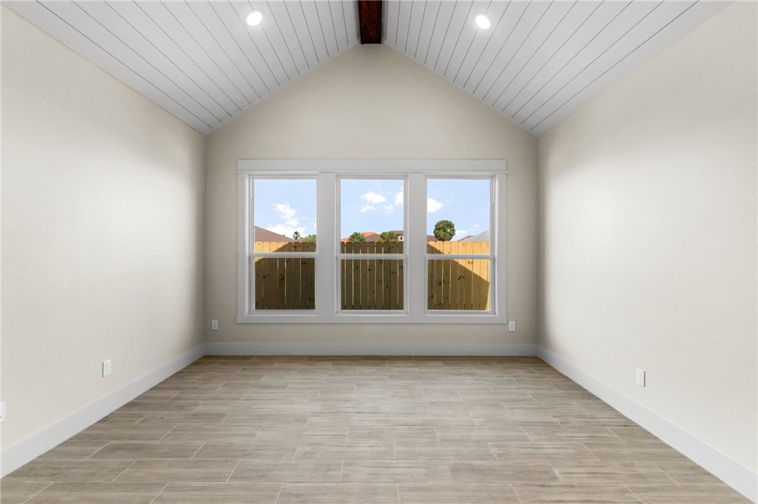 13942 Ketch St Property Photo 10