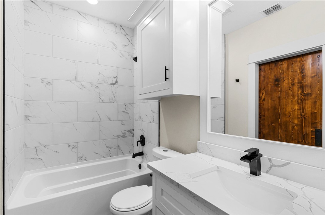 13942 Ketch St Property Photo 19