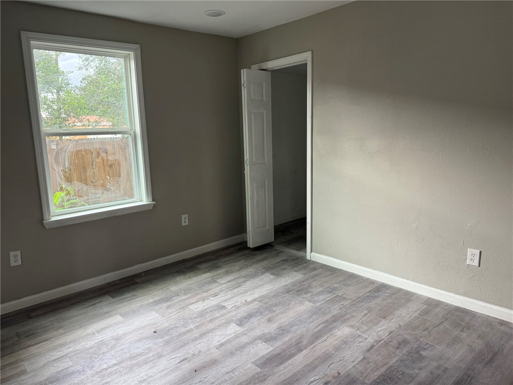 521 W Fordyce Ave Property Photo 9