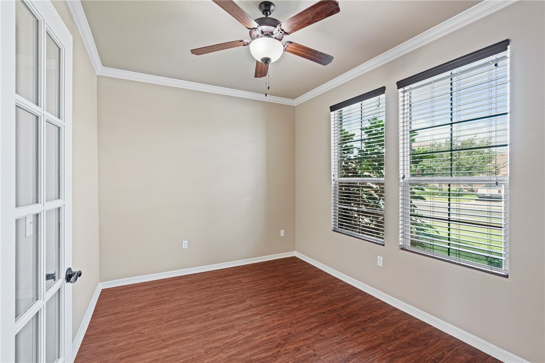 2118 Cardinales Property Photo 6