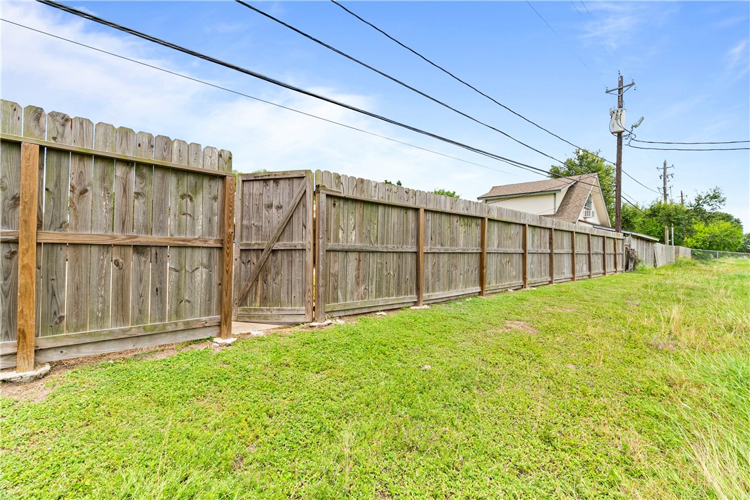 3818 Kingston Dr Property Photo 37