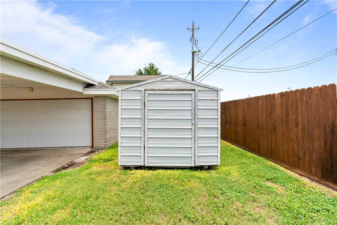 3818 Kingston Dr Property Photo 40