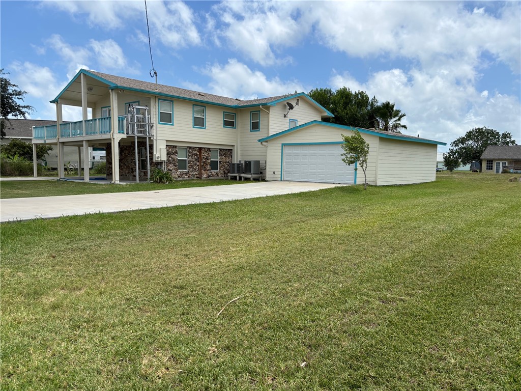 112 Lakeshore Dr Property Photo 1