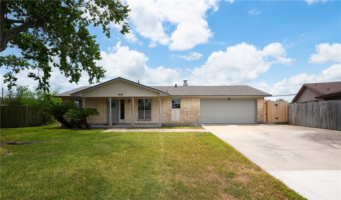 5809 Crest Circ Property Photo 1