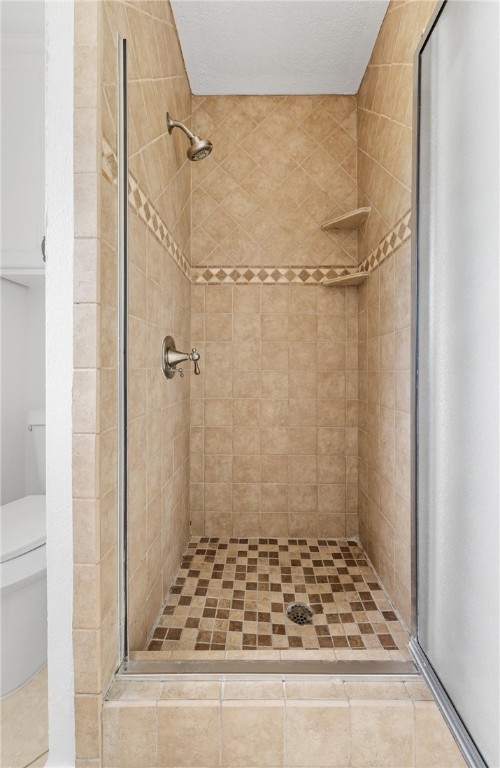 5809 Crest Circ Property Photo 8