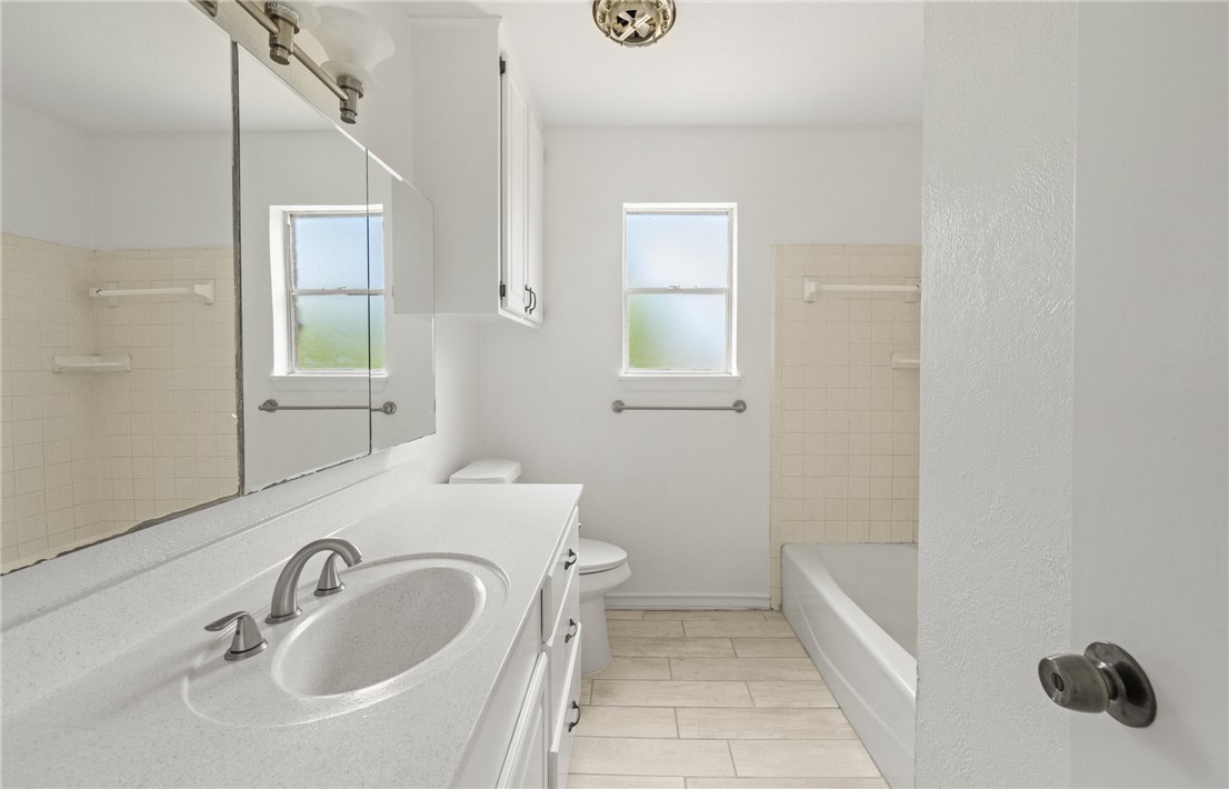 5809 Crest Circ Property Photo 10