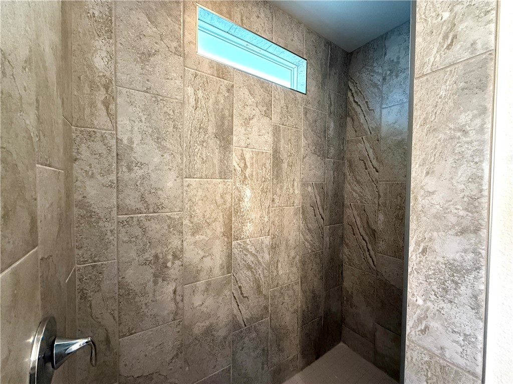 1030 Ocean Breeze St Property Photo 8