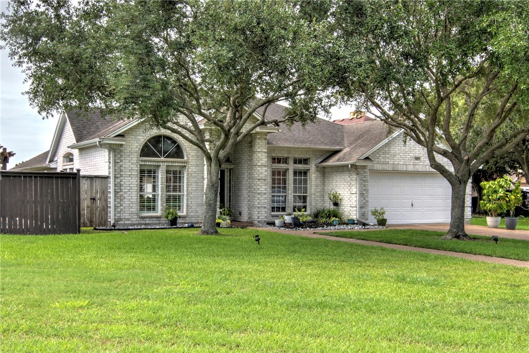 7410 Lake Micala Dr Property Photo 1