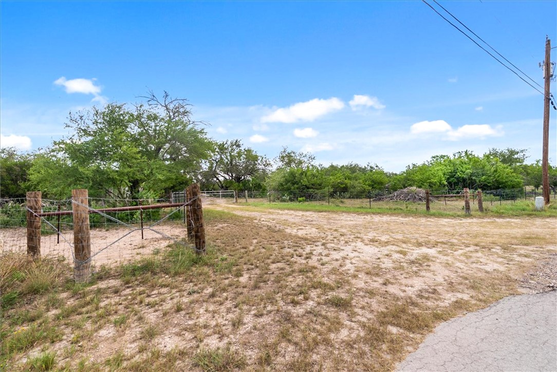 1402 Stephens Dr Dr Property Photo 1