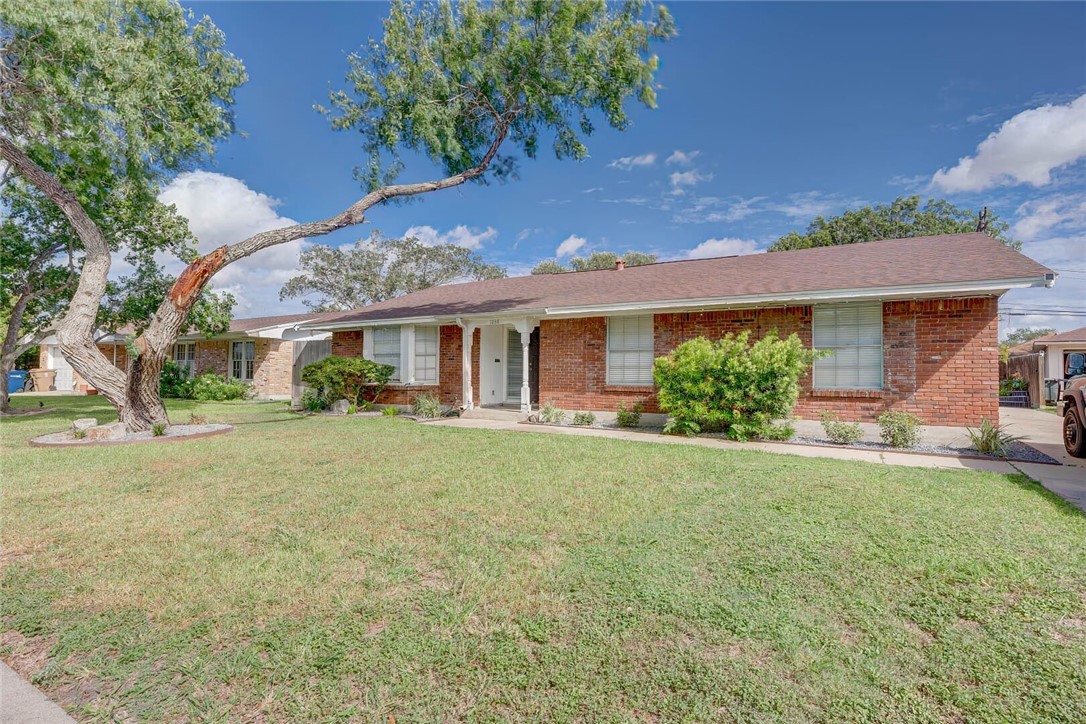 1038 Herndon St Property Photo 2