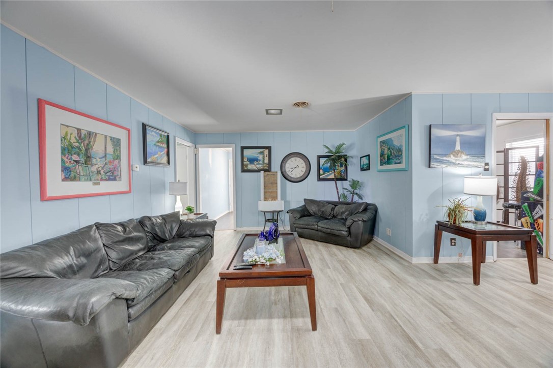 1038 Herndon St Property Photo 4