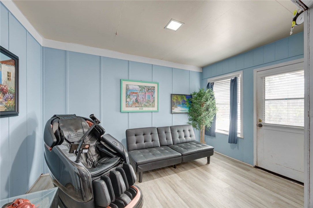 1038 Herndon St Property Photo 7