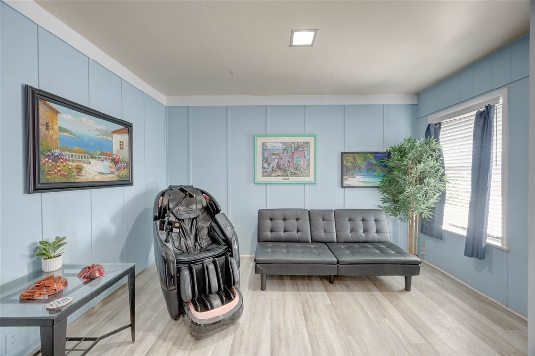 1038 Herndon St Property Photo 8