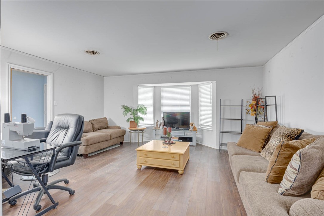 1038 Herndon St Property Photo 10