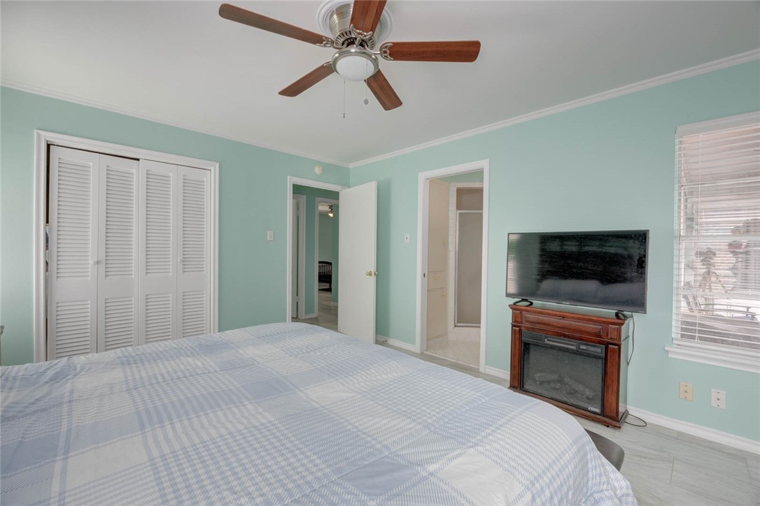 1038 Herndon St Property Photo 22