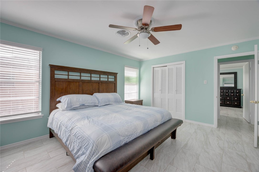 1038 Herndon St Property Photo 23