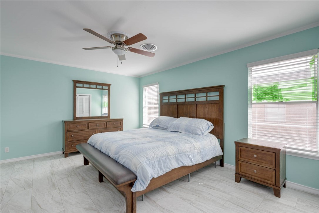 1038 Herndon St Property Photo 26