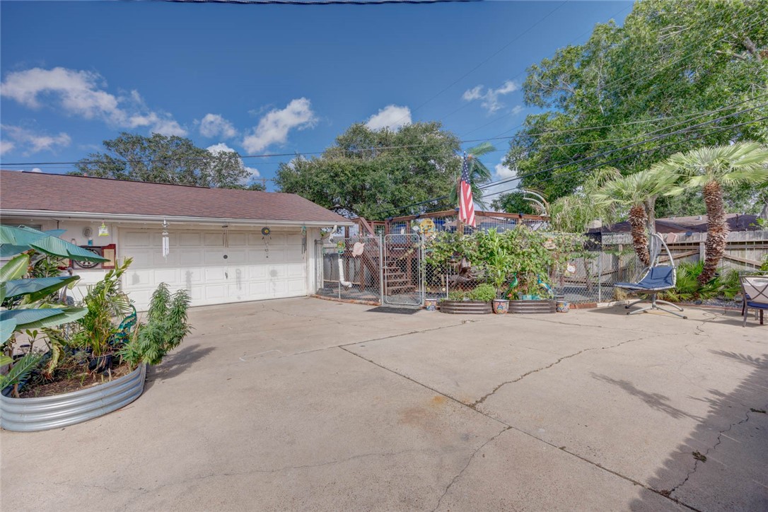 1038 Herndon St Property Photo 31