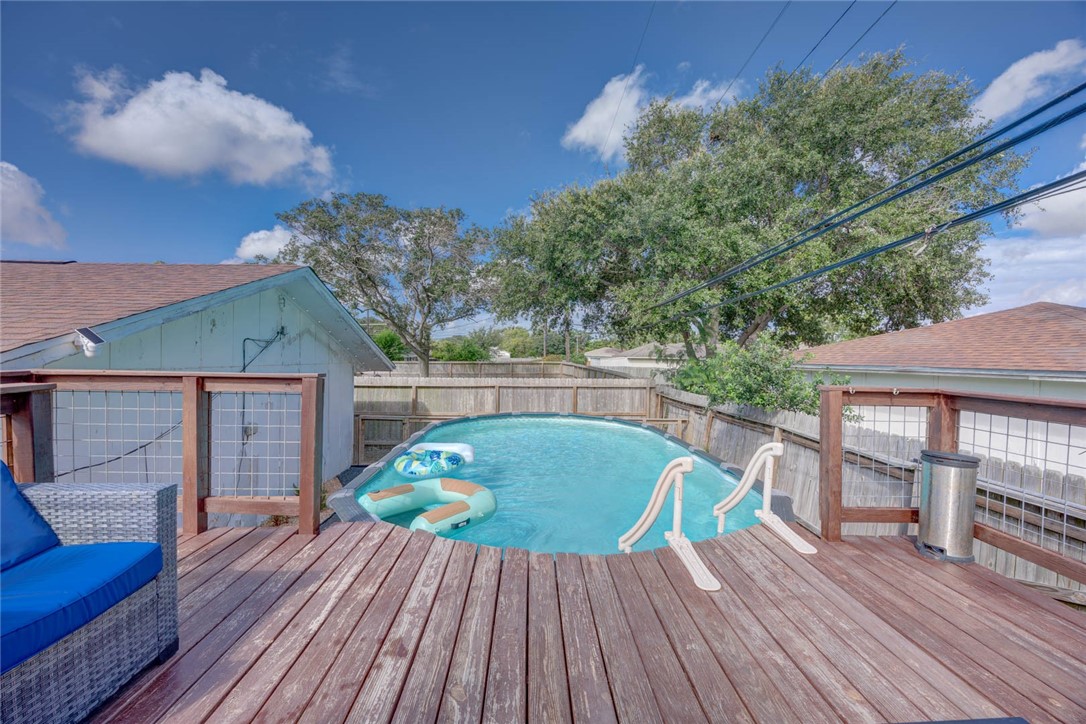 1038 Herndon St Property Photo 32