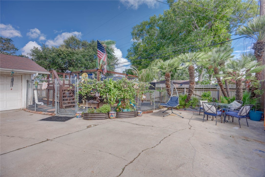 1038 Herndon St Property Photo 35