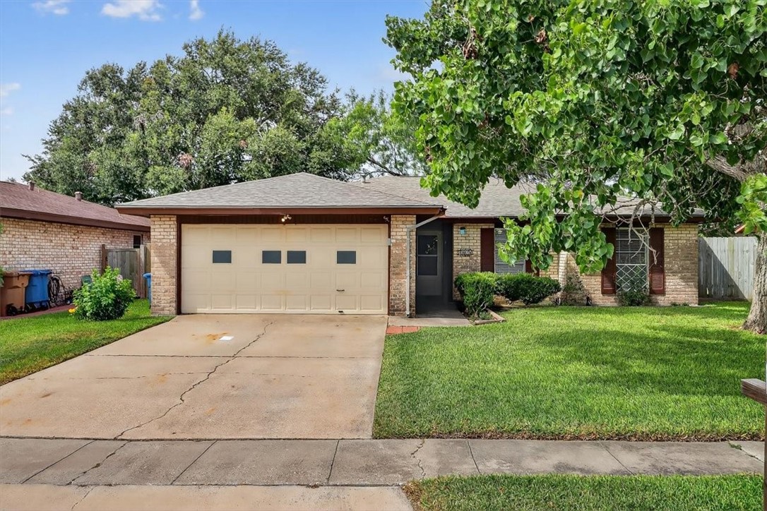 7405 Skyking Dr Property Photo 1