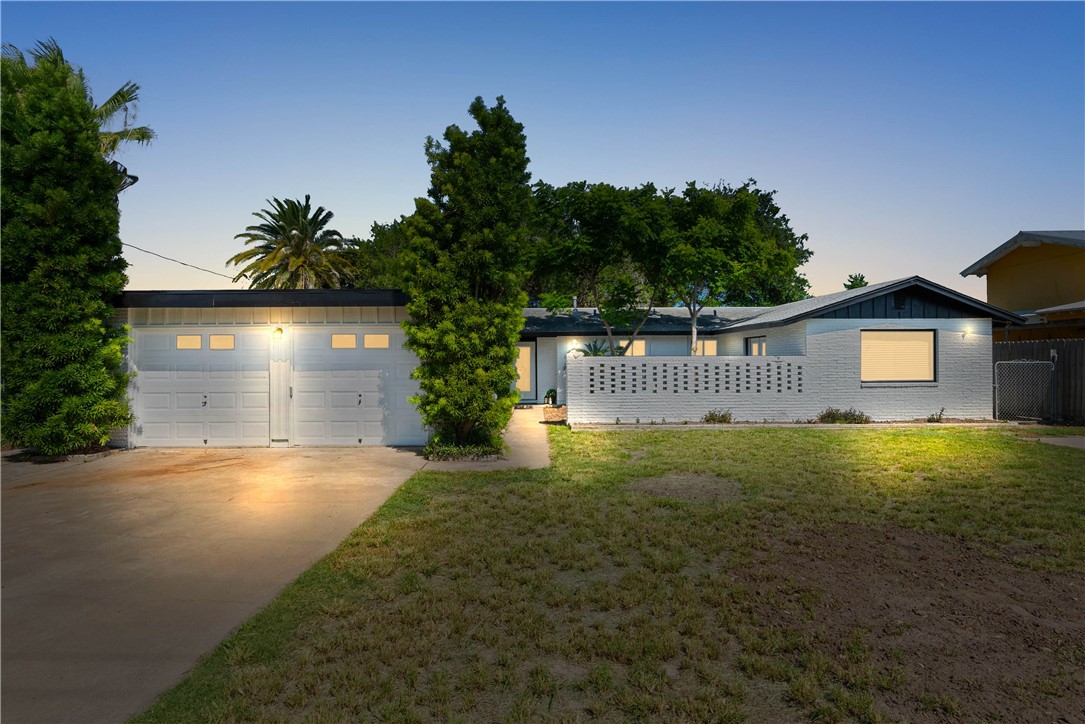 3237 Jamaica Dr Property Photo 1