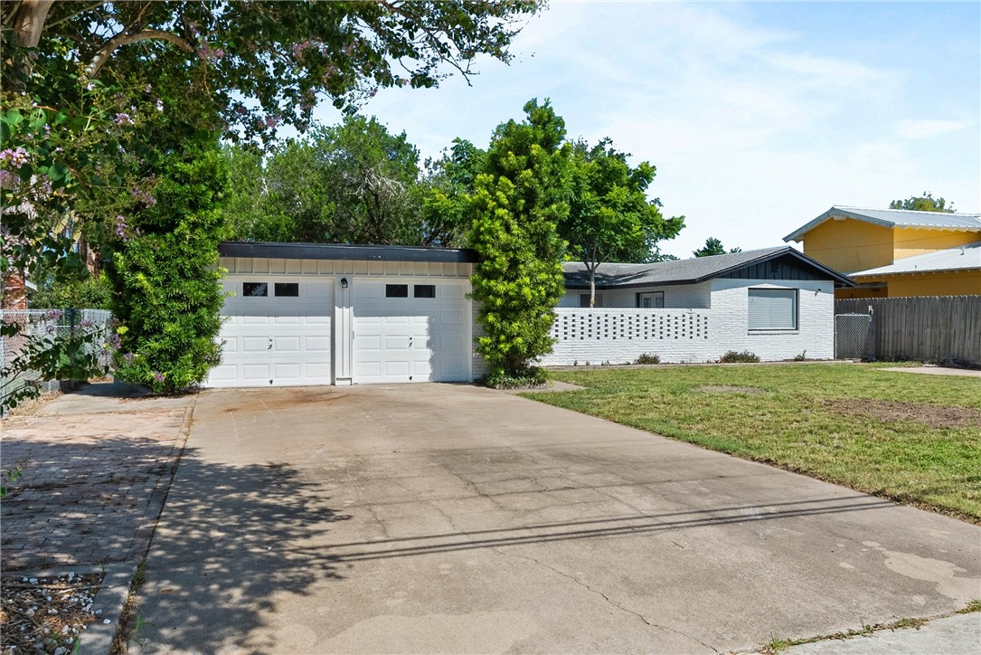 3237 Jamaica Dr Property Photo 4