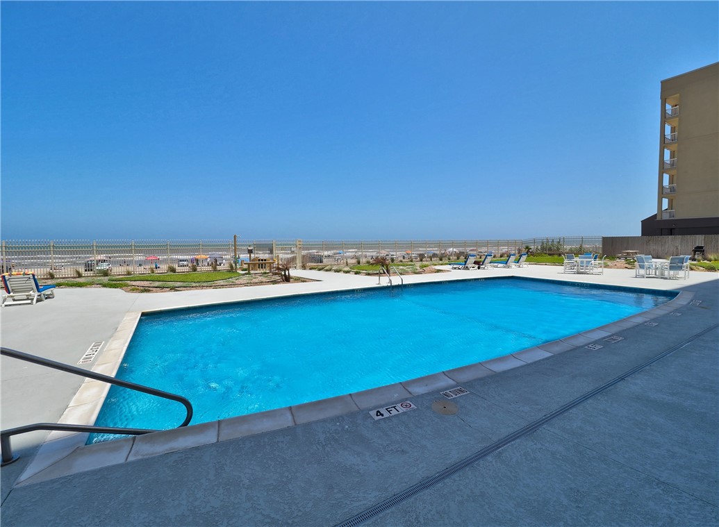 15002 Windward Dr 207 Property Photo 2