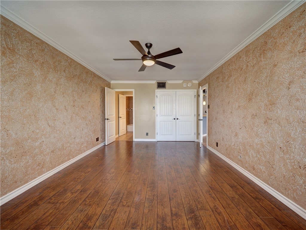 15002 Windward Dr 207 Property Photo 31