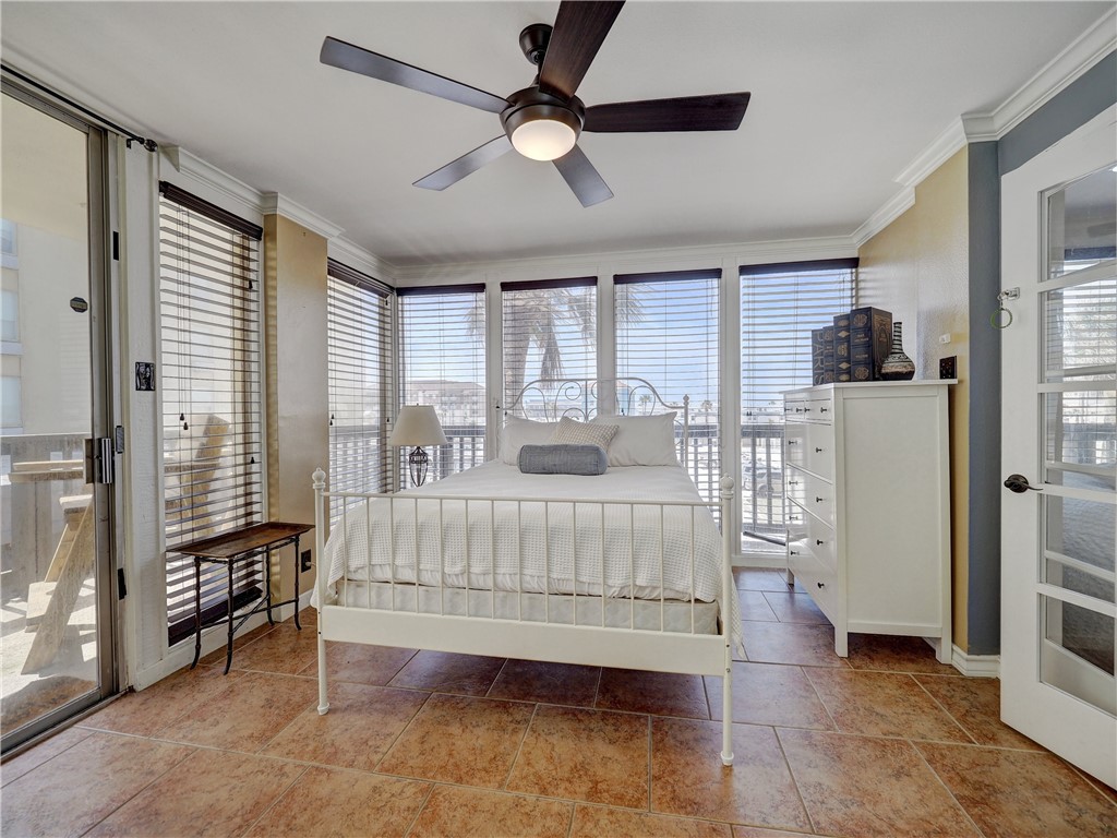 15002 Windward Dr 207 Property Photo 34