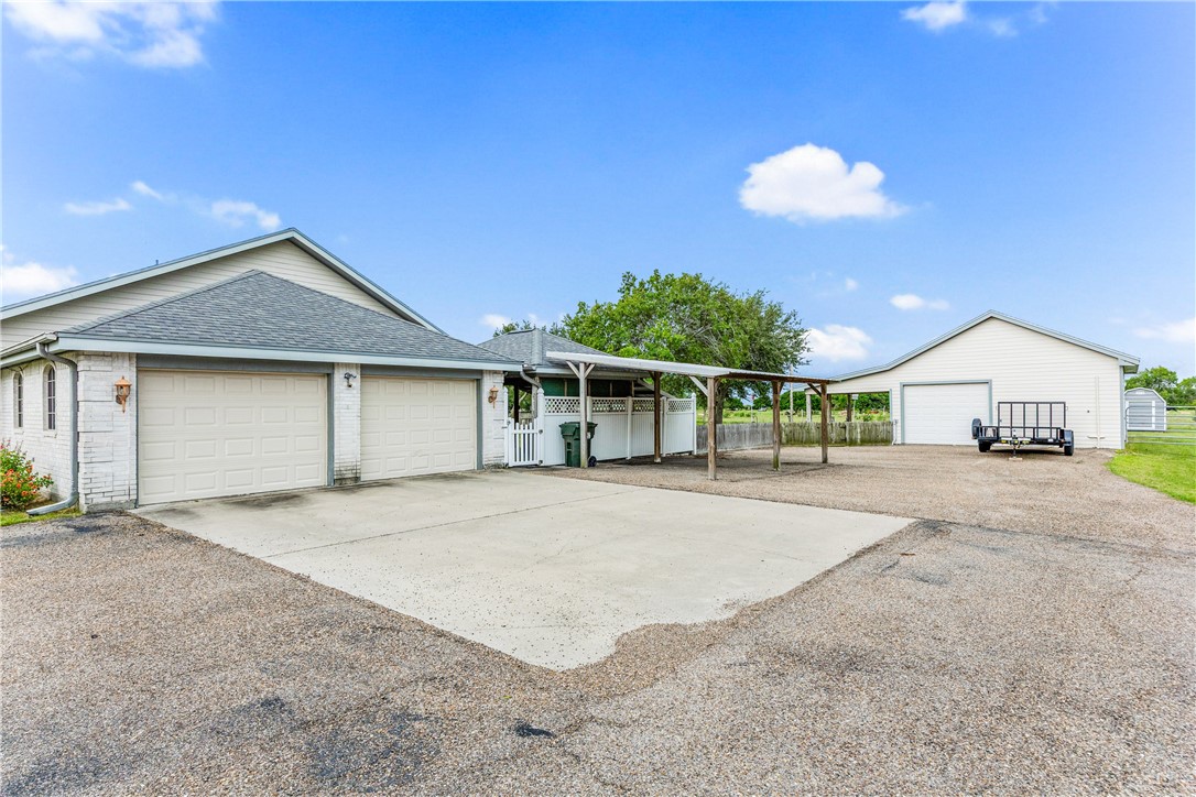 2017 E Fm 1717 Property Photo 3