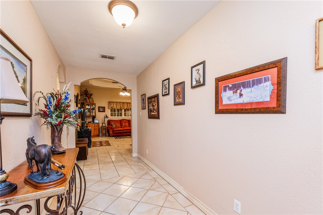 2017 E Fm 1717 Property Photo 5